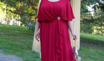 Vestido Capa Broche Flor Curvy