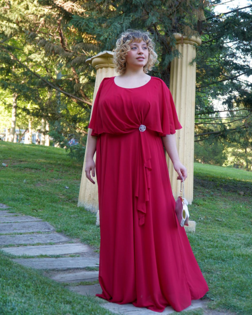 Vestido Capa Broche Flor Curvy
