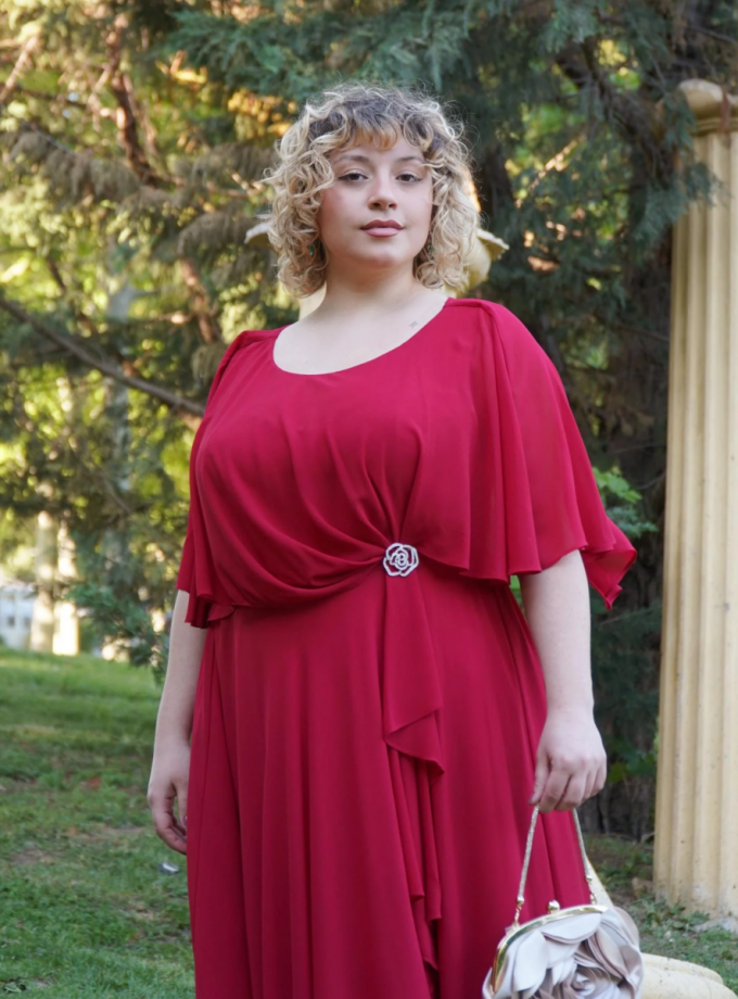Vestido Capa Broche Flor Curvy