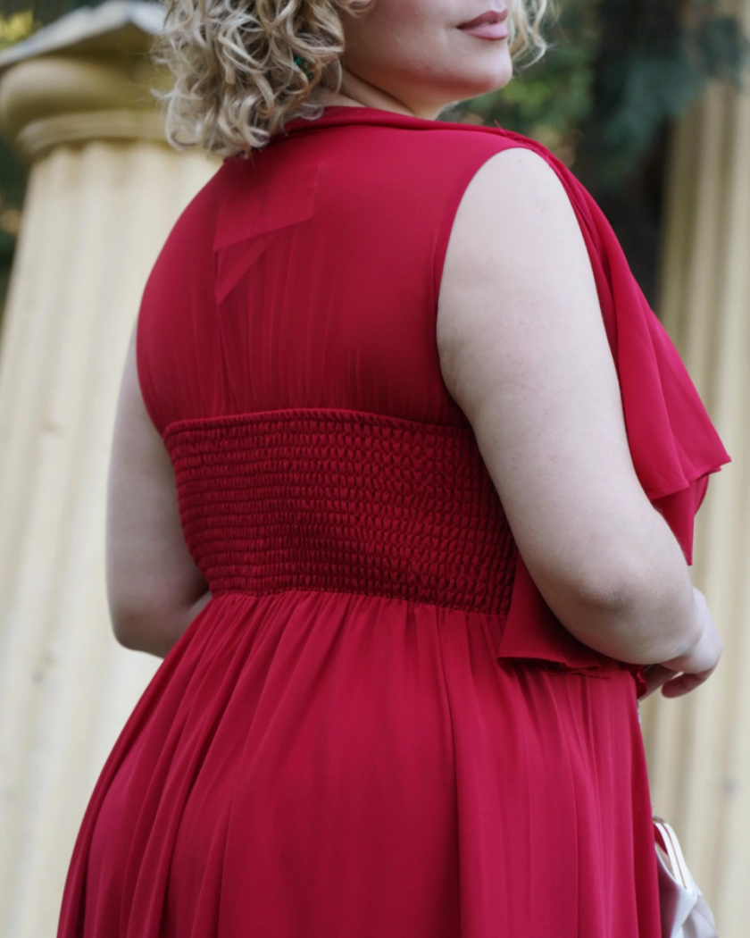 Vestido Capa Broche Flor Curvy - Imagen 4