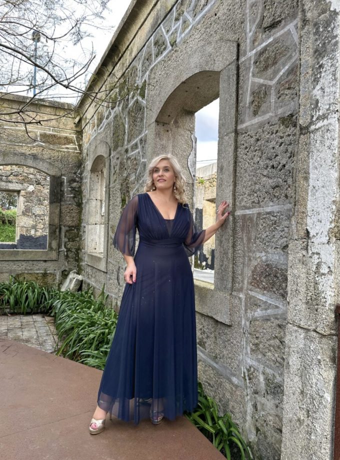 Vestido Tul Basic Manga Larga Brillos