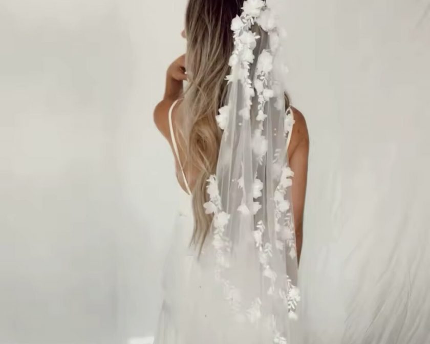 Tocado Velo Flores Perlas - Imagen 2