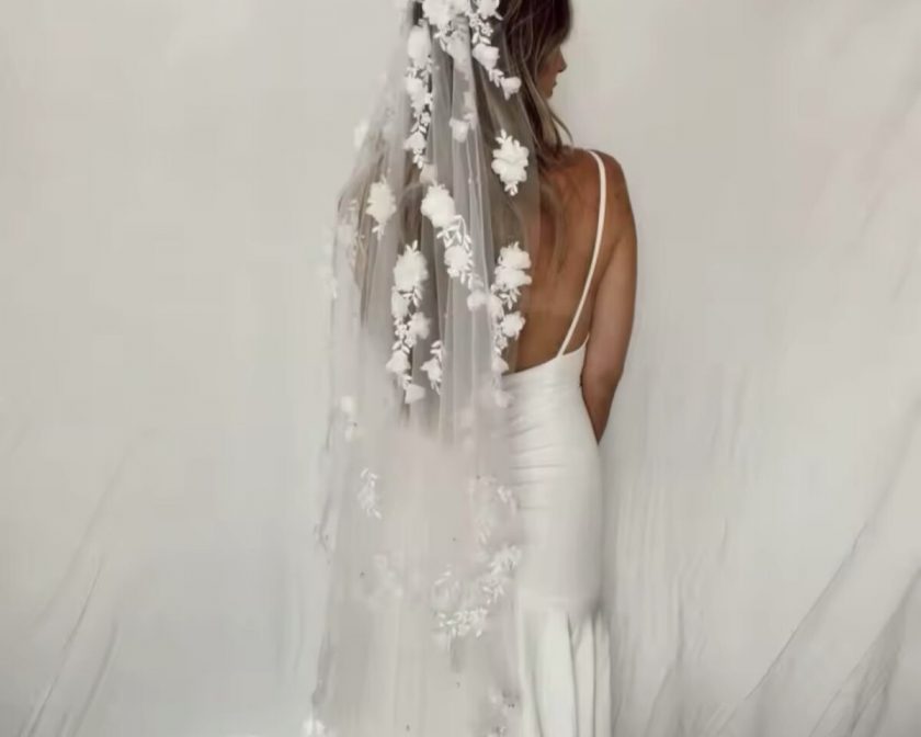 Tocado Velo Flores Perlas - Imagen 3