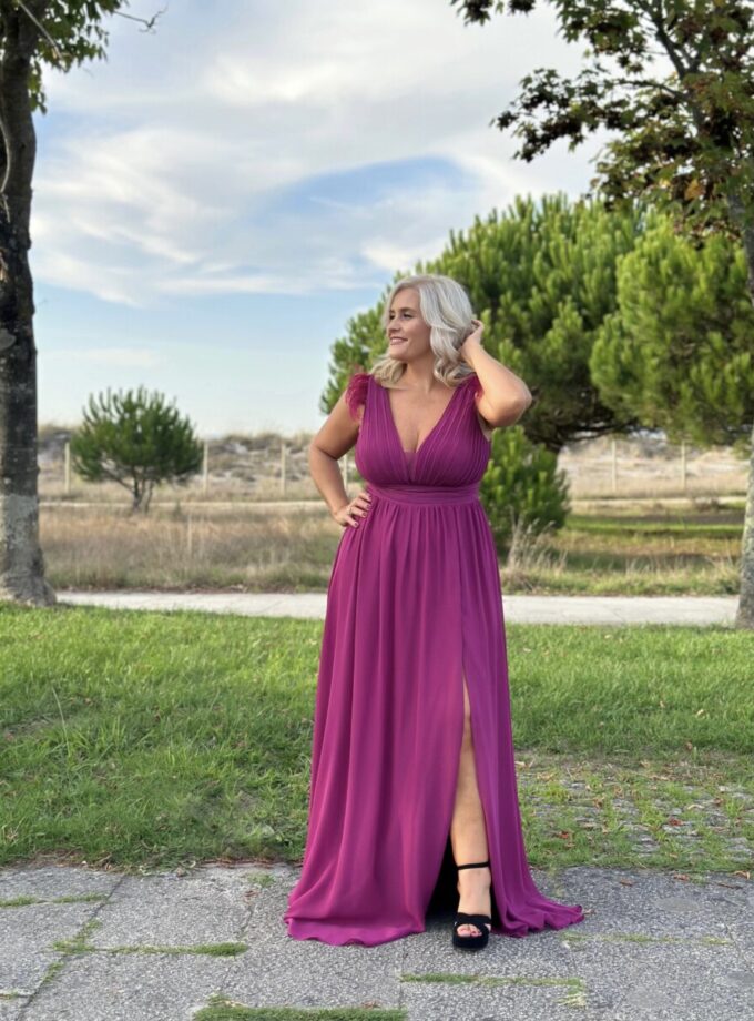 Vestido Curvy Plumas Hombros