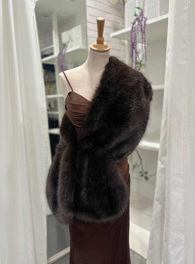 Estola Pelo
