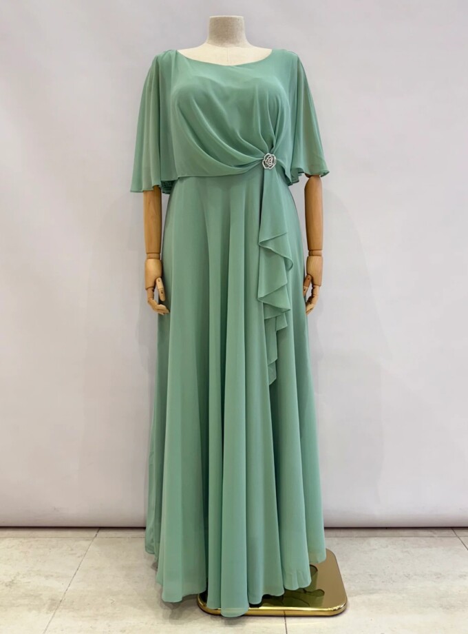 Vestido Capa Broche Flor Curvy