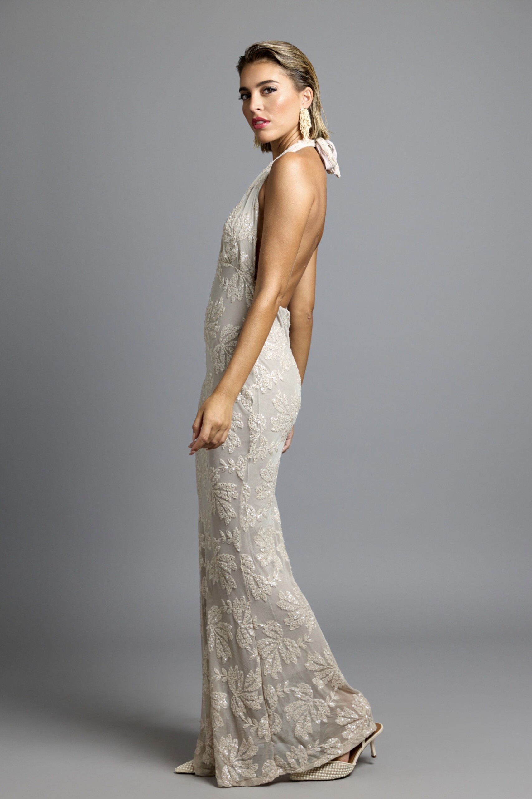 Vestido Lentejuelas Flores Atado Cuello