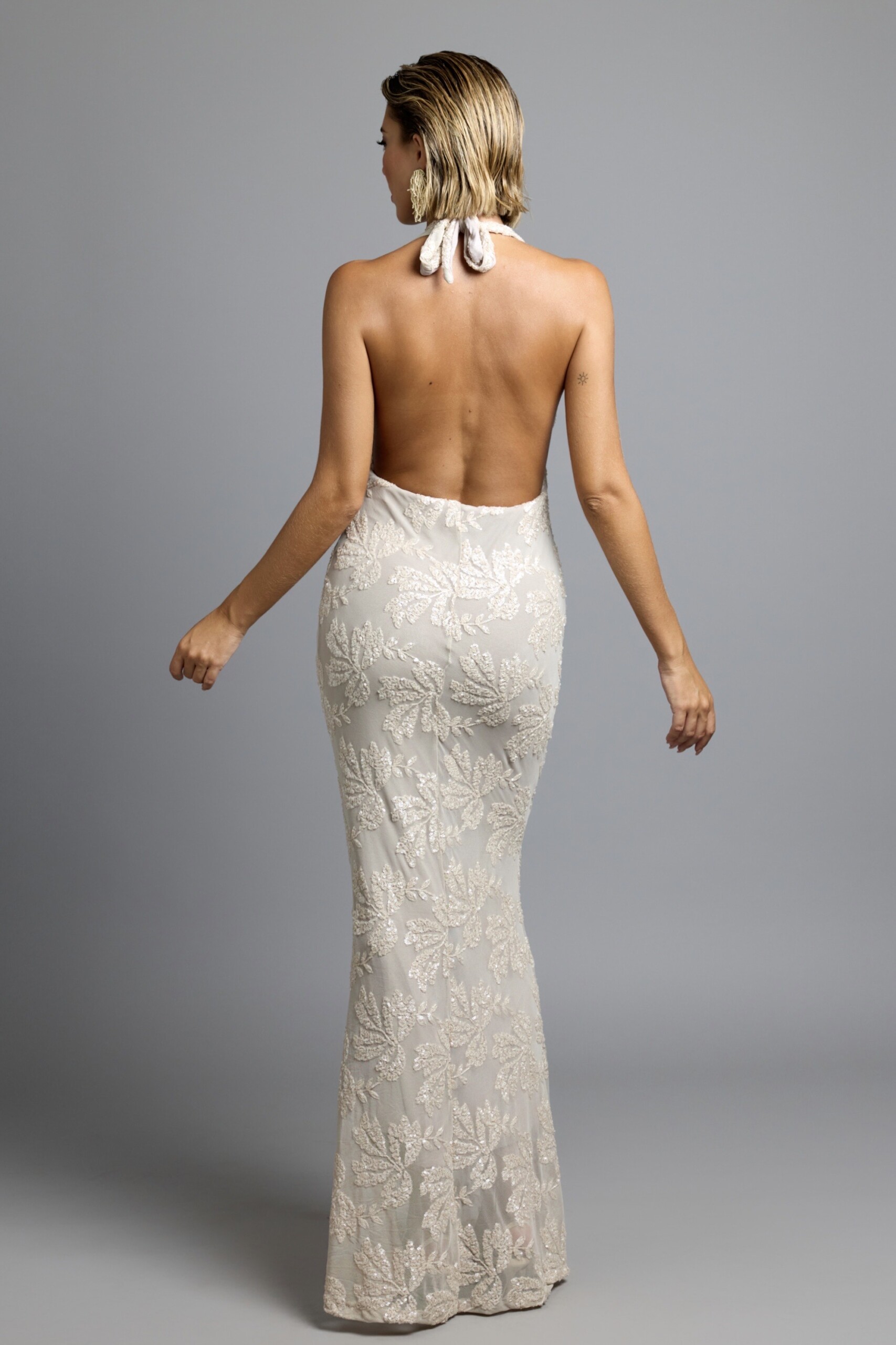 Vestido Lentejuelas Flores Atado Cuello