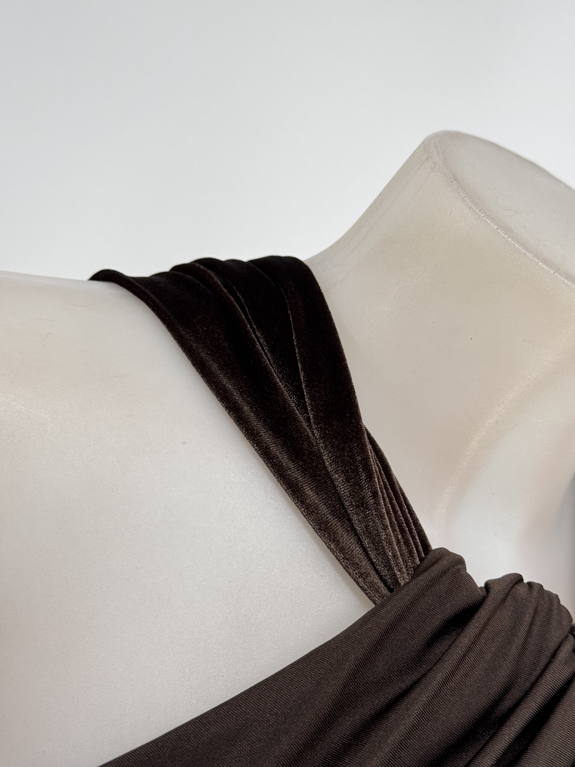 Vestido Halter Alas Terciopelo