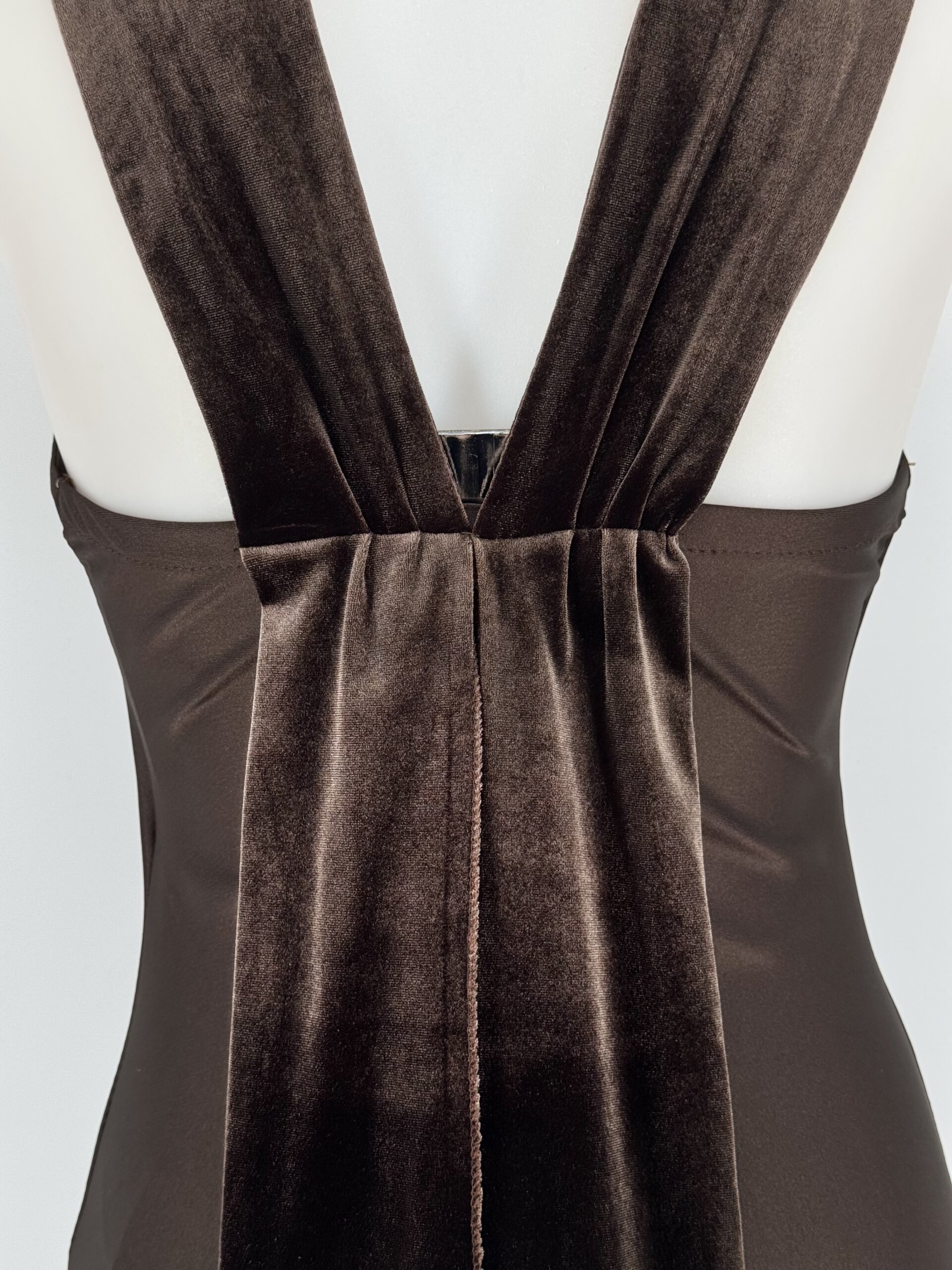 Vestido Halter Alas Terciopelo