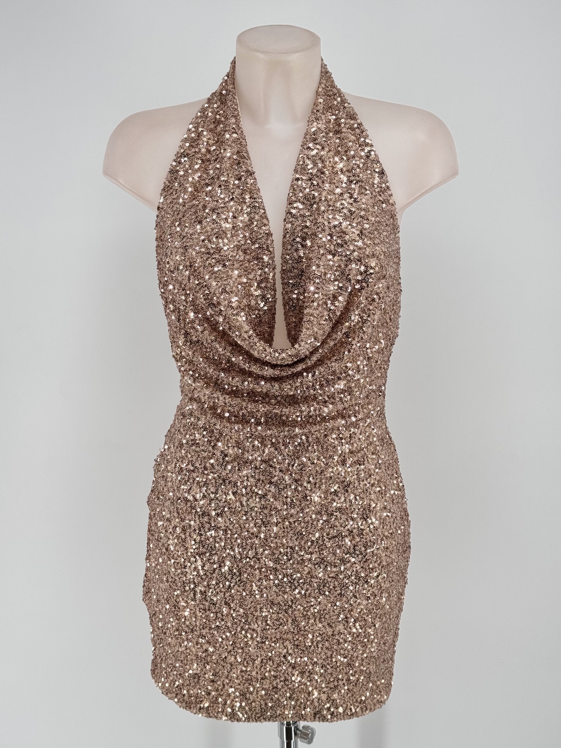 Vestido Lentejuelas Escote Cascada Corto