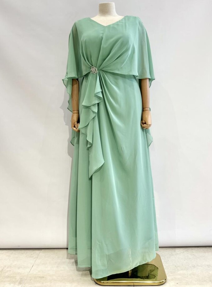 Vestido Capa Broche Flor Escote Curvy