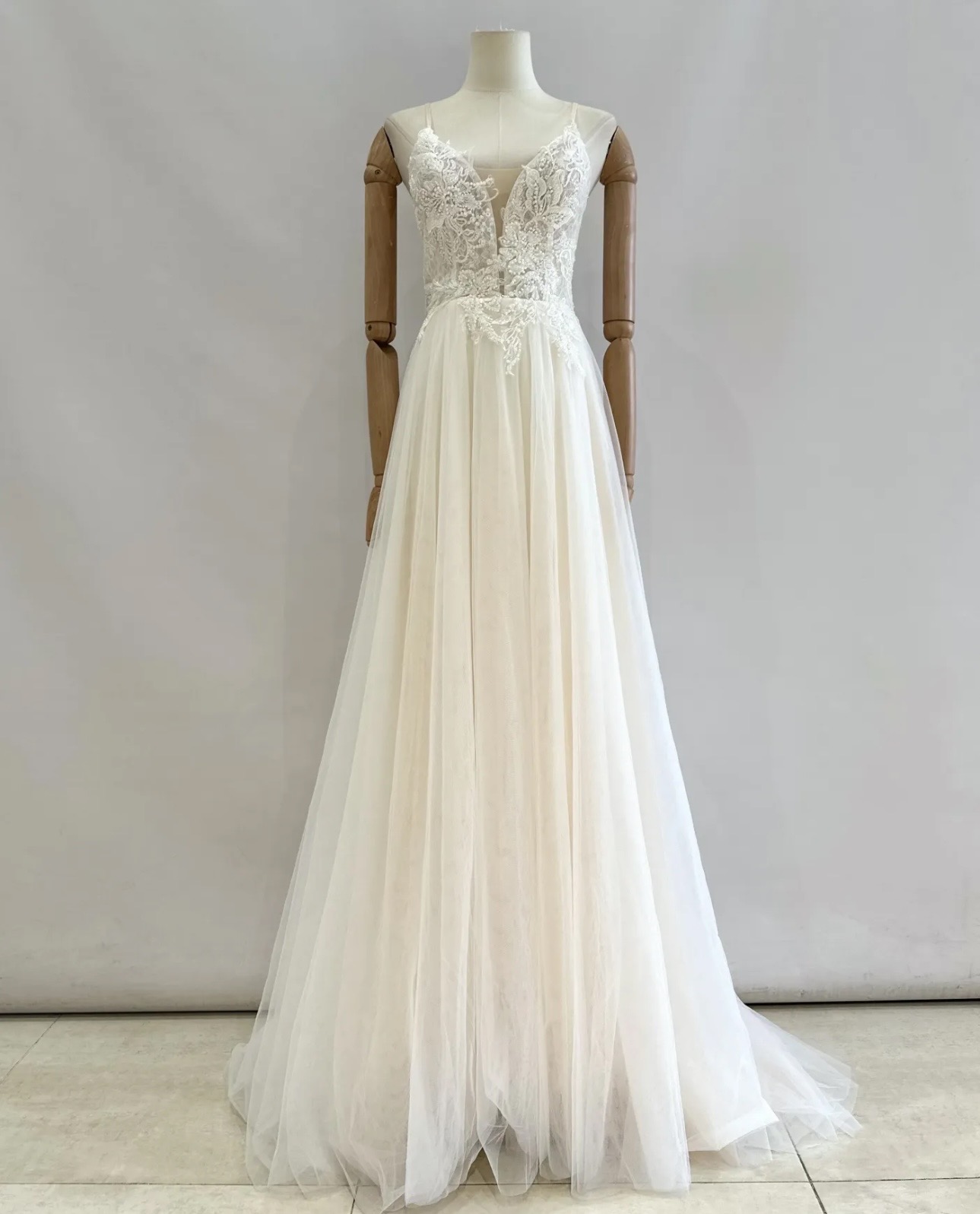 Vestido Tul Novia Fondo Beige - Imagen 2