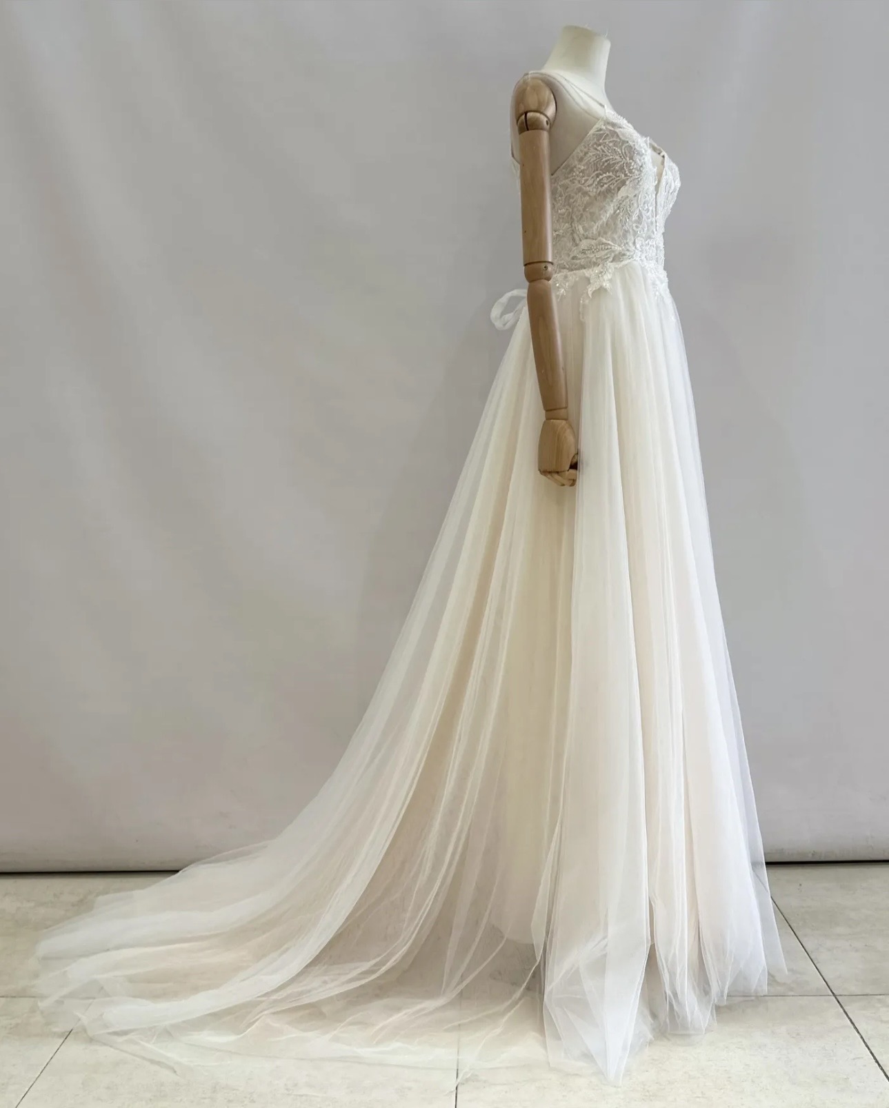 Vestido Tul Novia Fondo Beige - Imagen 4